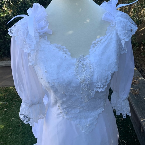 Vintage 1970’s Wedding Dress - Picture 6 of 9